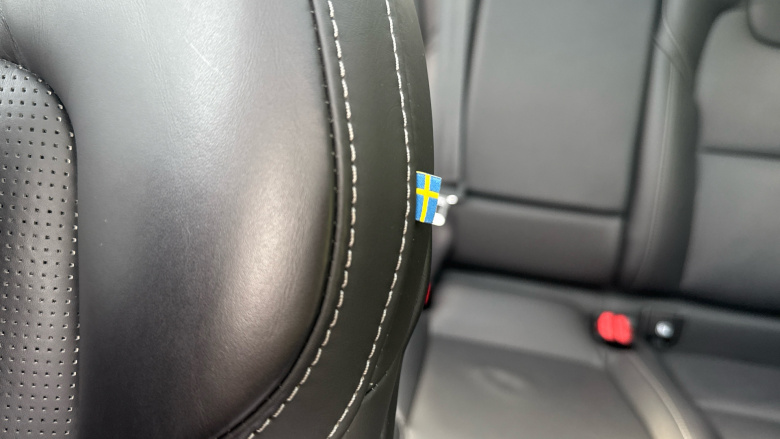 Volvo XC60 2.0 B5P Ultimate Dark 5dr AWD Geartronic Petrol Estate